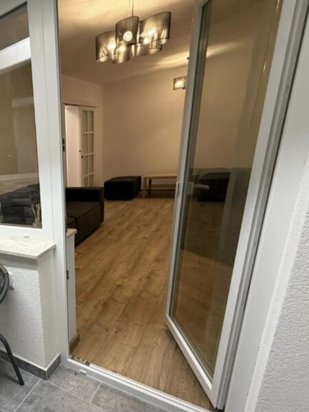 Decebal rond, inchiriere regim hotelier.