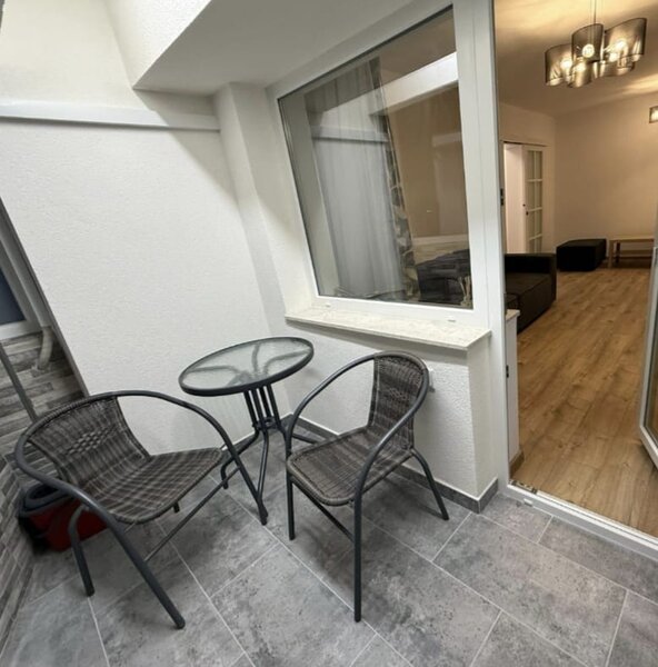 Decebal rond, inchiriere regim hotelier.